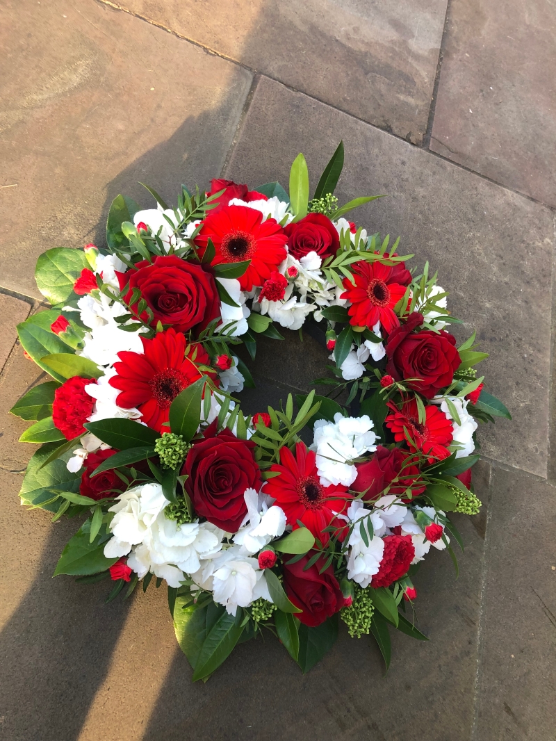 Red & White Wreath