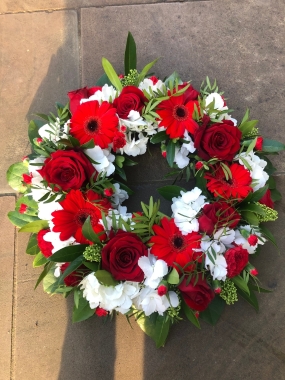 Red & White Wreath